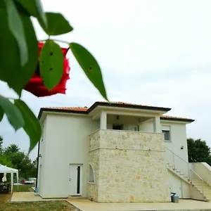 Karolina 1 Apartment Funtana